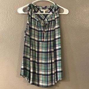 Women’s sleeveless blouses
